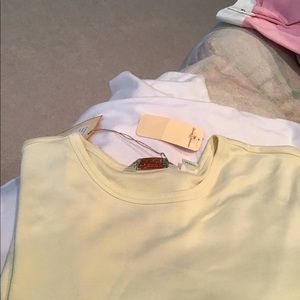 Tommy Bahama yellow short sleeve tee shirt